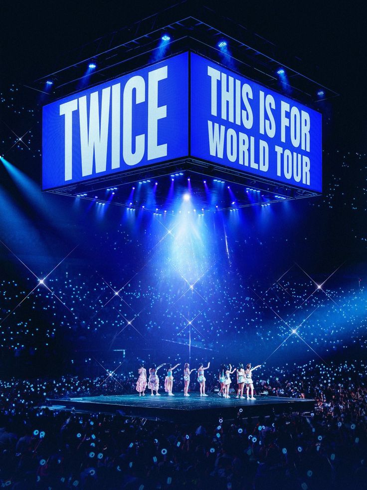TWICE enflame Bercy : un concert spectaculaire entre lumières, cute attitude et émotion pure à Paris !